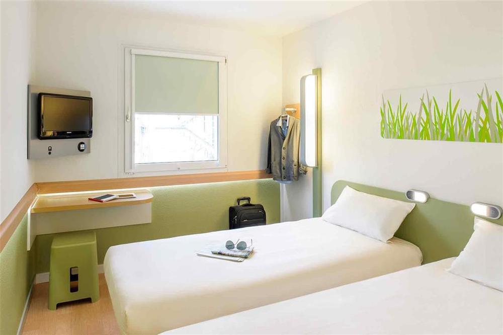 Ibis Styles Les Sables Olonne Hotel Room photo